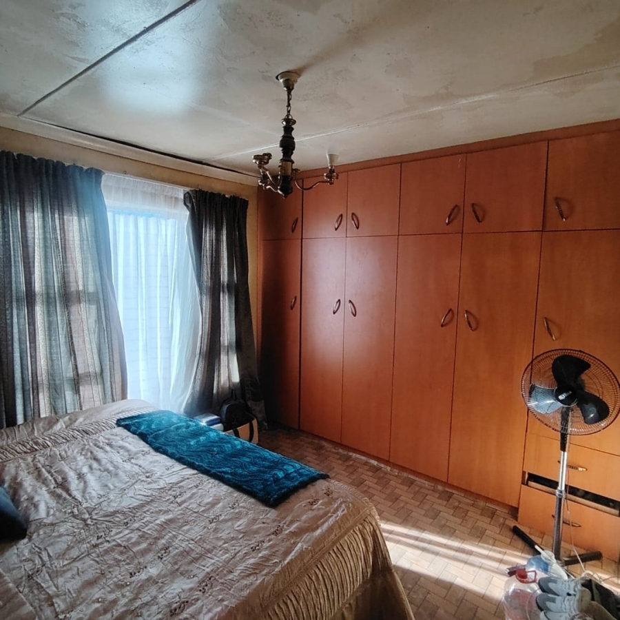 5 Bedroom Property for Sale in Mdantsane Eastern Cape